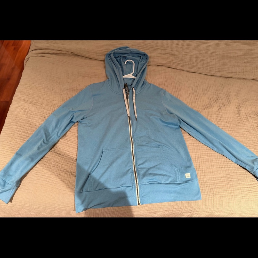 Vuori Women’s Halo Performance Hoodie - light blue